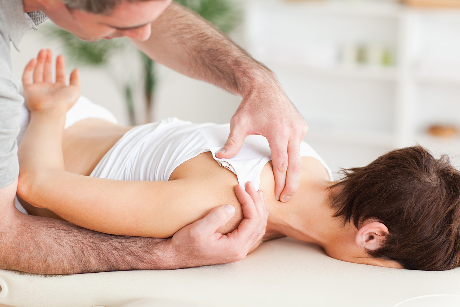 Benefits of Deep Tissue Massage for Frozen Shoulder